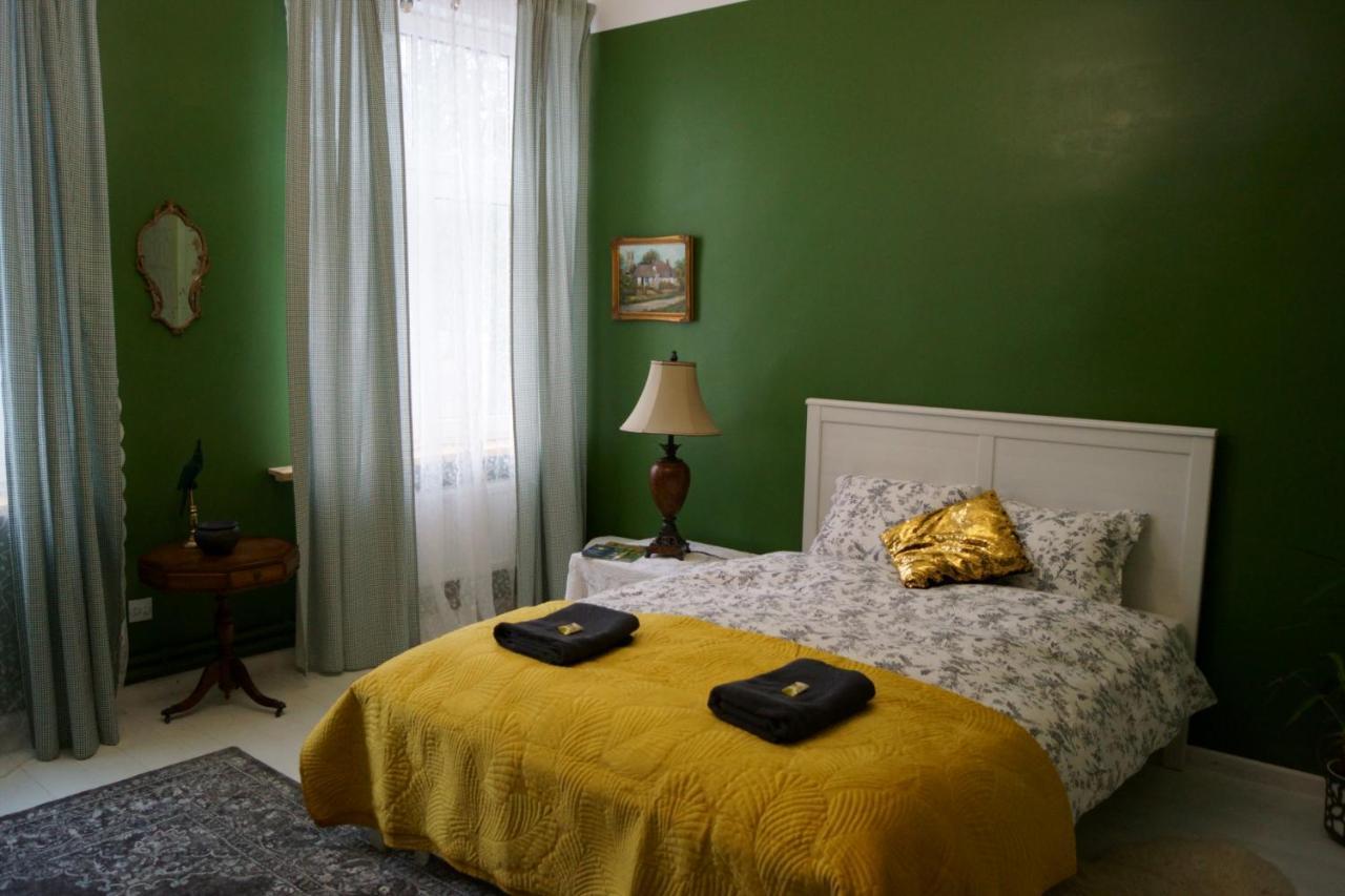 Nyx & Iris Guest House Zasa ภายนอก รูปภาพ