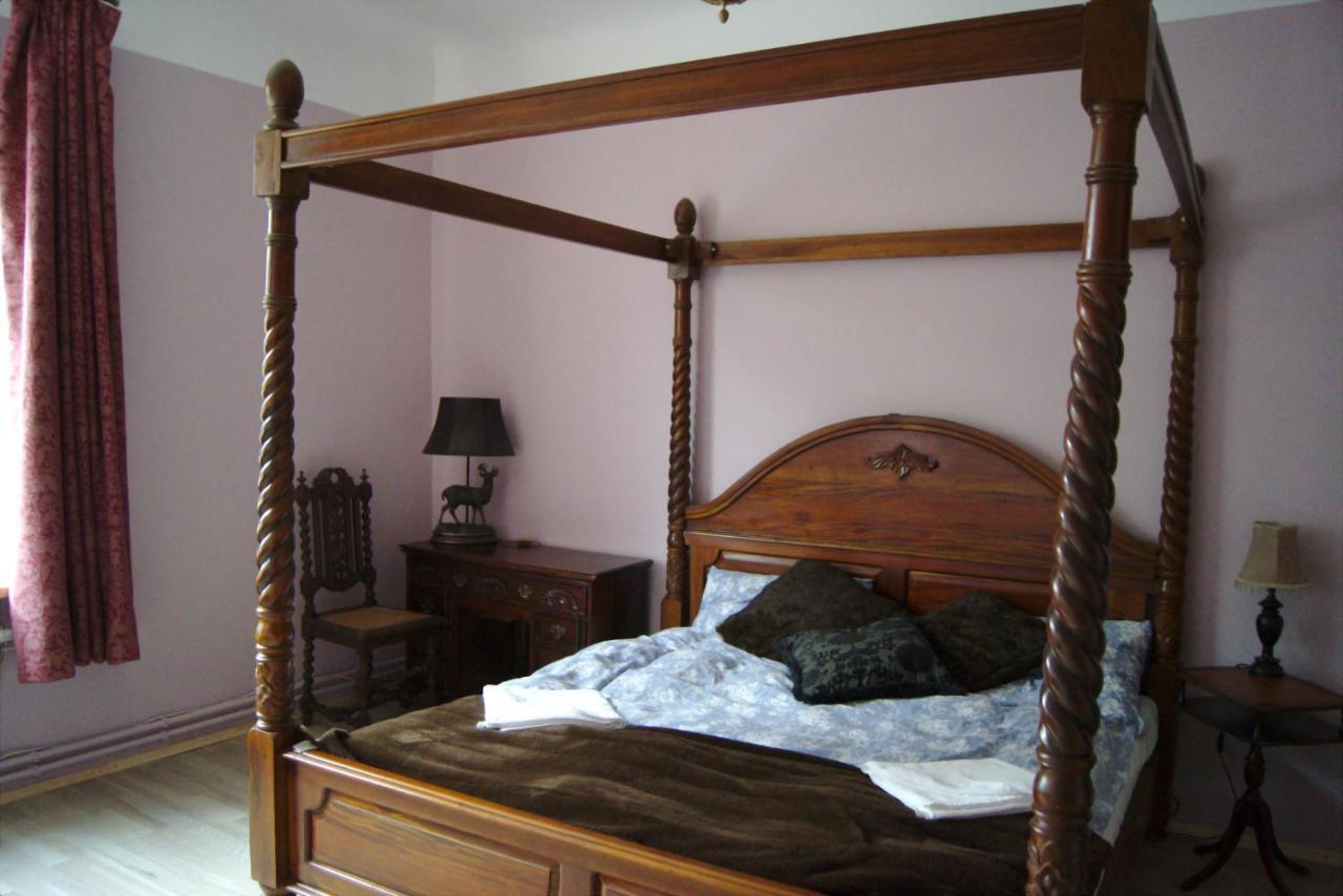 Nyx & Iris Guest House Zasa ภายนอก รูปภาพ